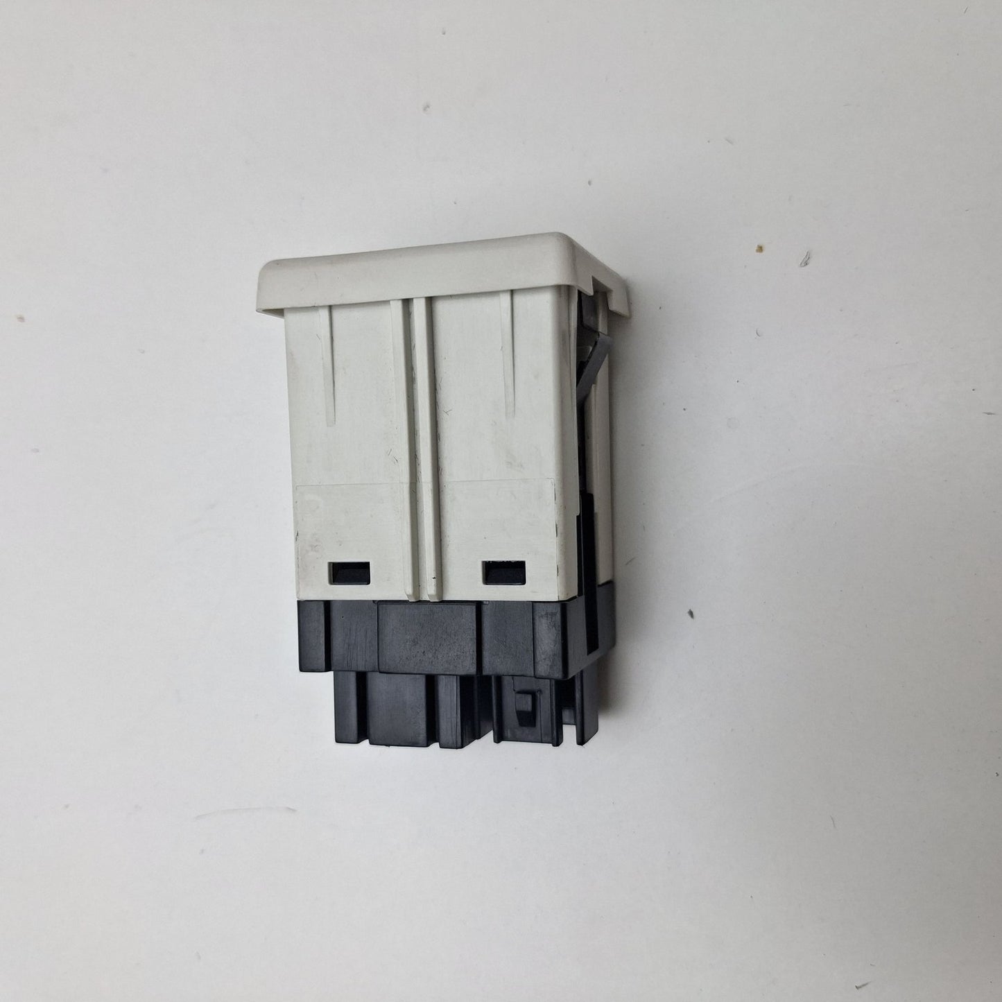 2016-2020 Chevrolet Impala Multimedia USB & AUX Port 13582668