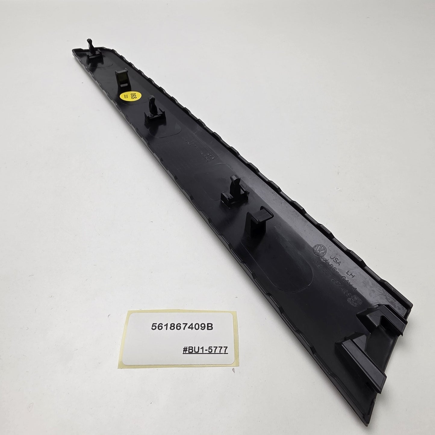 2012-2015 Volkswagen Passat Front Door Trim Molding 561867409B