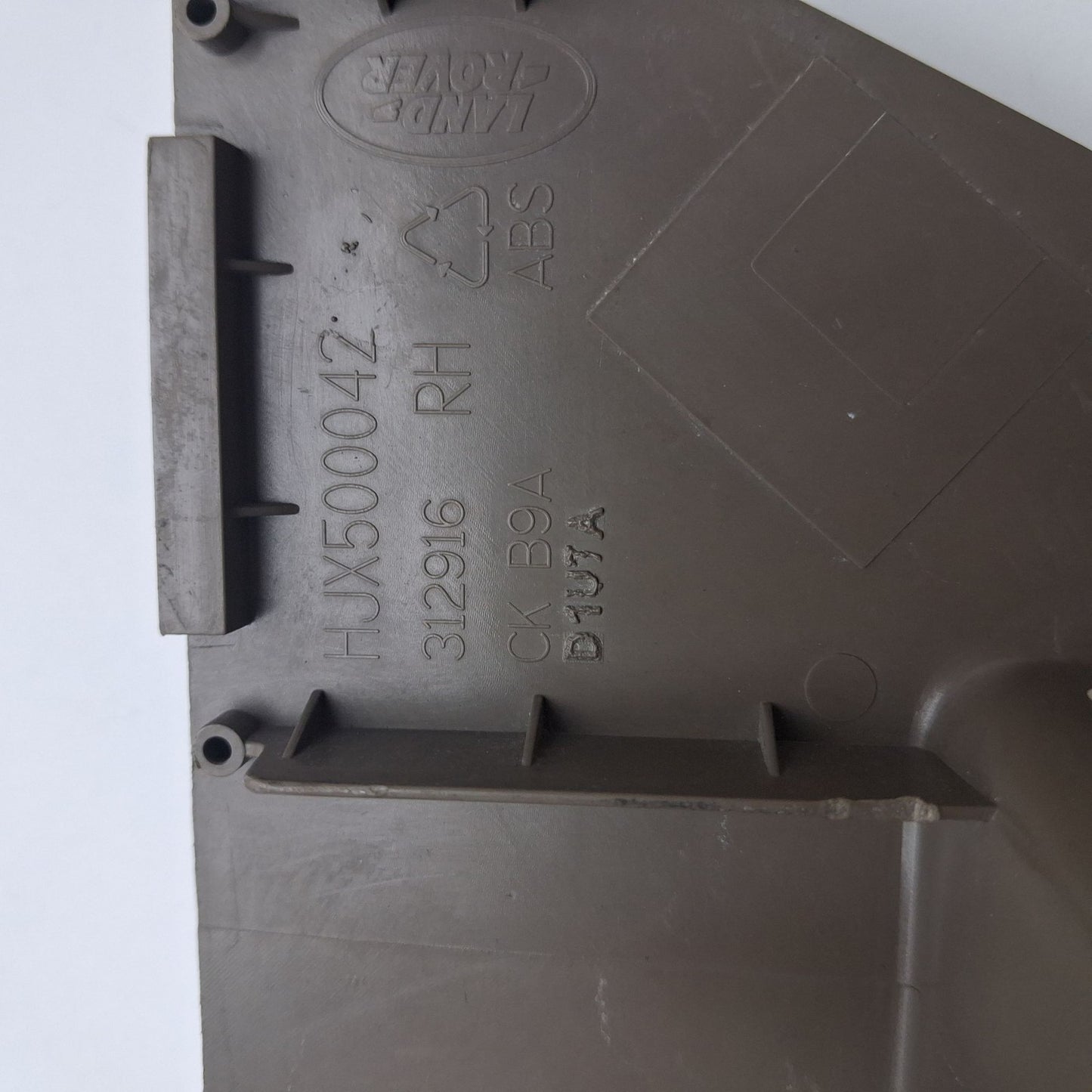 2006-2016 Land Rover Discovery Front Right Seat Track Cover HJX500042