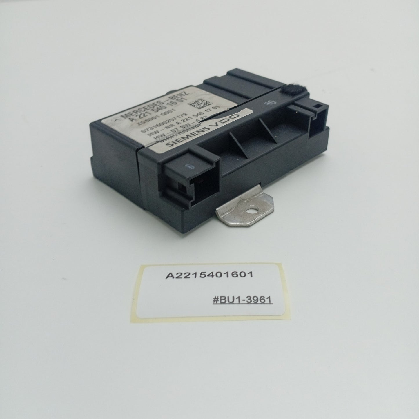 2007-2014 Mercedes-Benz C-Class FUEL PUMP CONTROL UNIT A2215401601