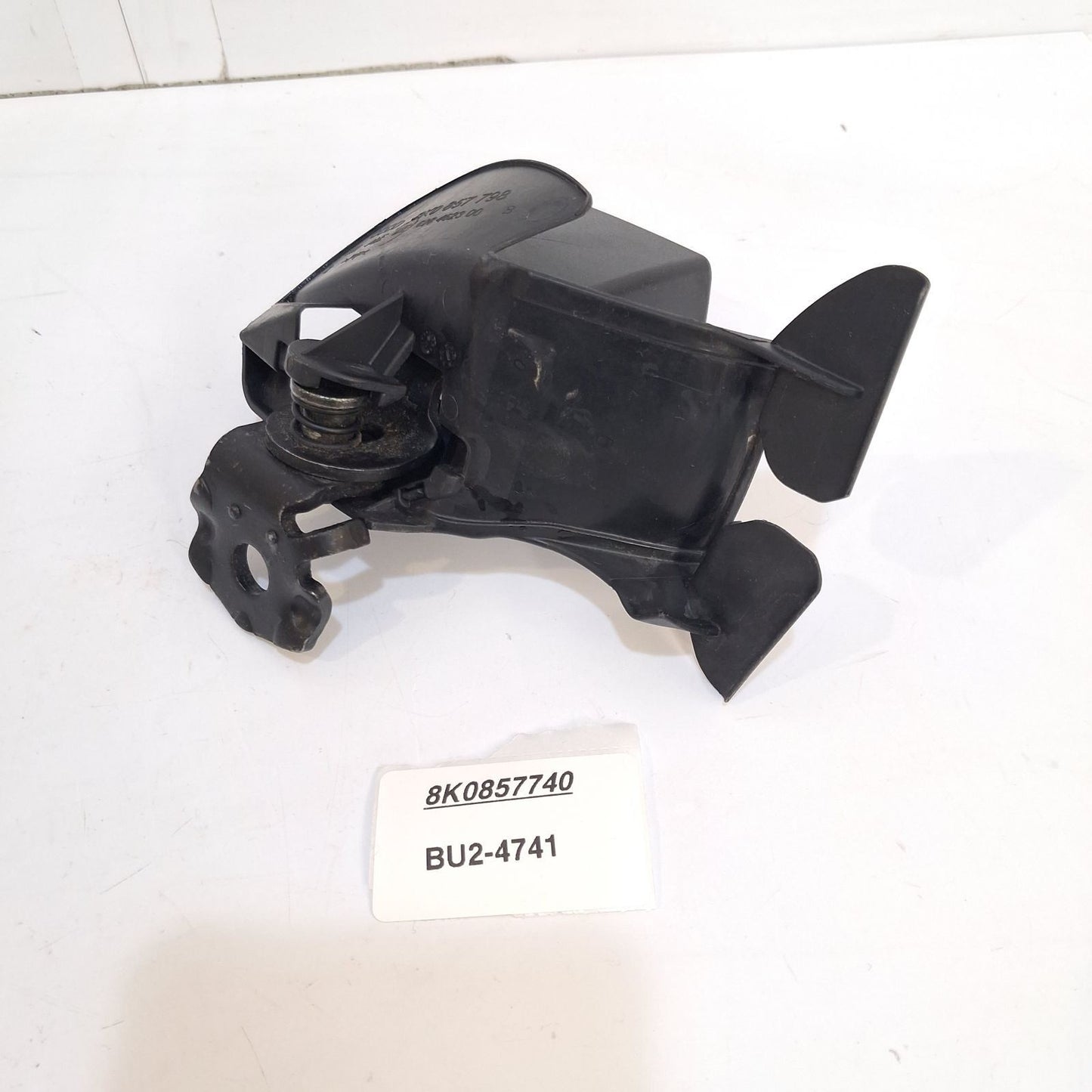 2009-2017 Audi S5 Rear Right Seat Belt Buckle 8K0857740