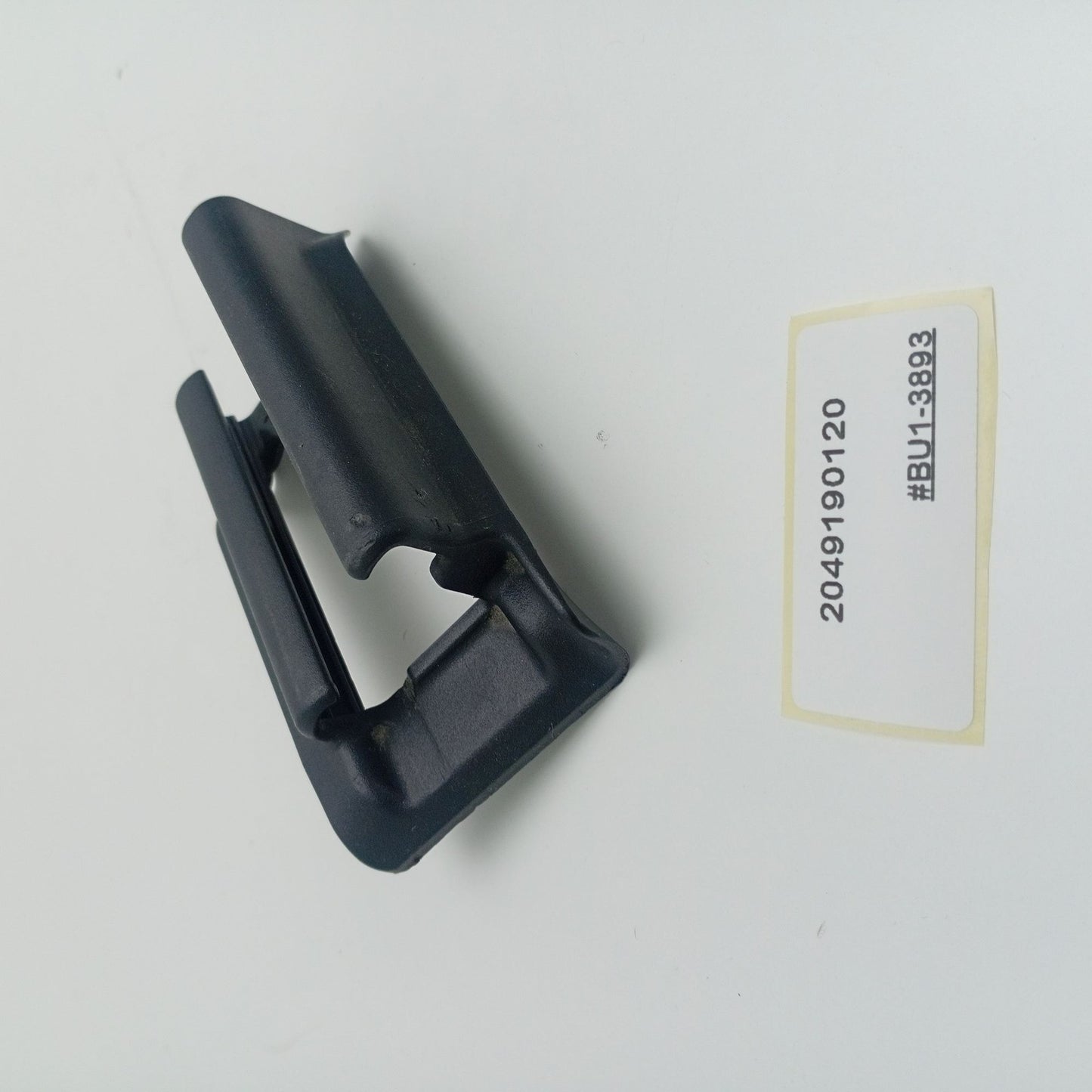 2008-2014 Mercedes-Benz C250 FRONT LEFT SEAT RAIL COVER TRIM 2049190120