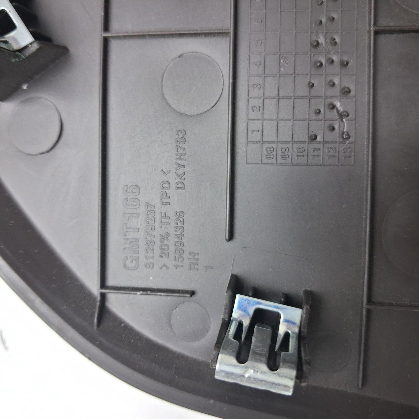 2010-2016 Cadillac SRX Dash Right Passenger Side End Cap Cover 812879237