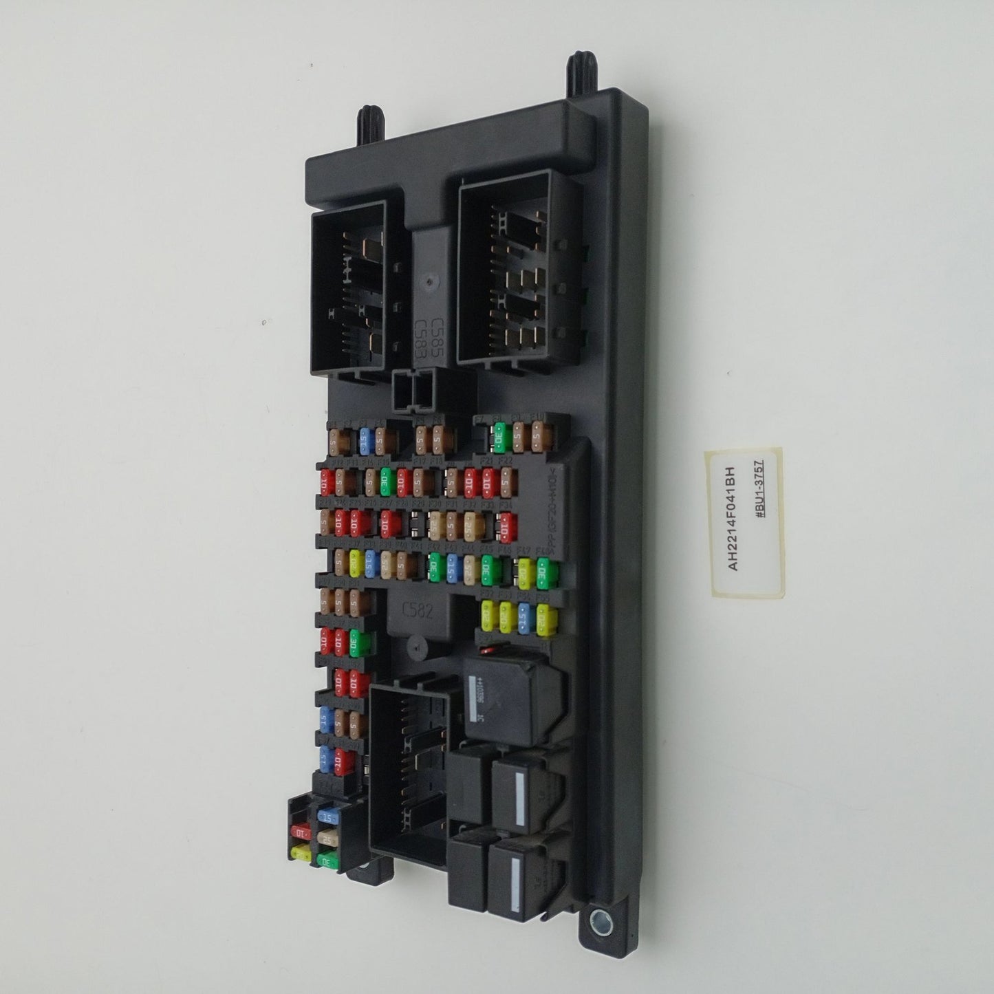 2009-2018 Land Rover Discovery 4 FUSE BOX AH2214F041BH