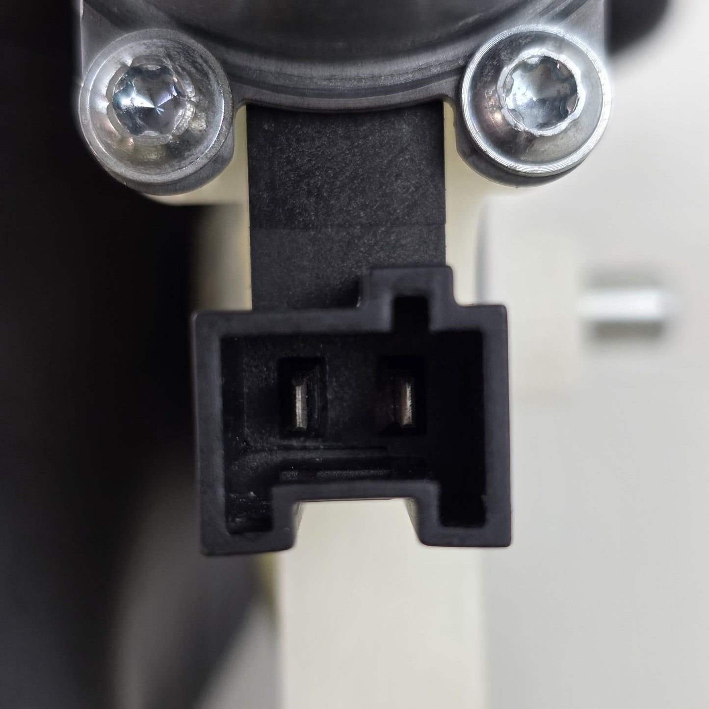2018-2020 Mercedes-Benz GLB Front Left Door Window Regulator Motor A0009065806