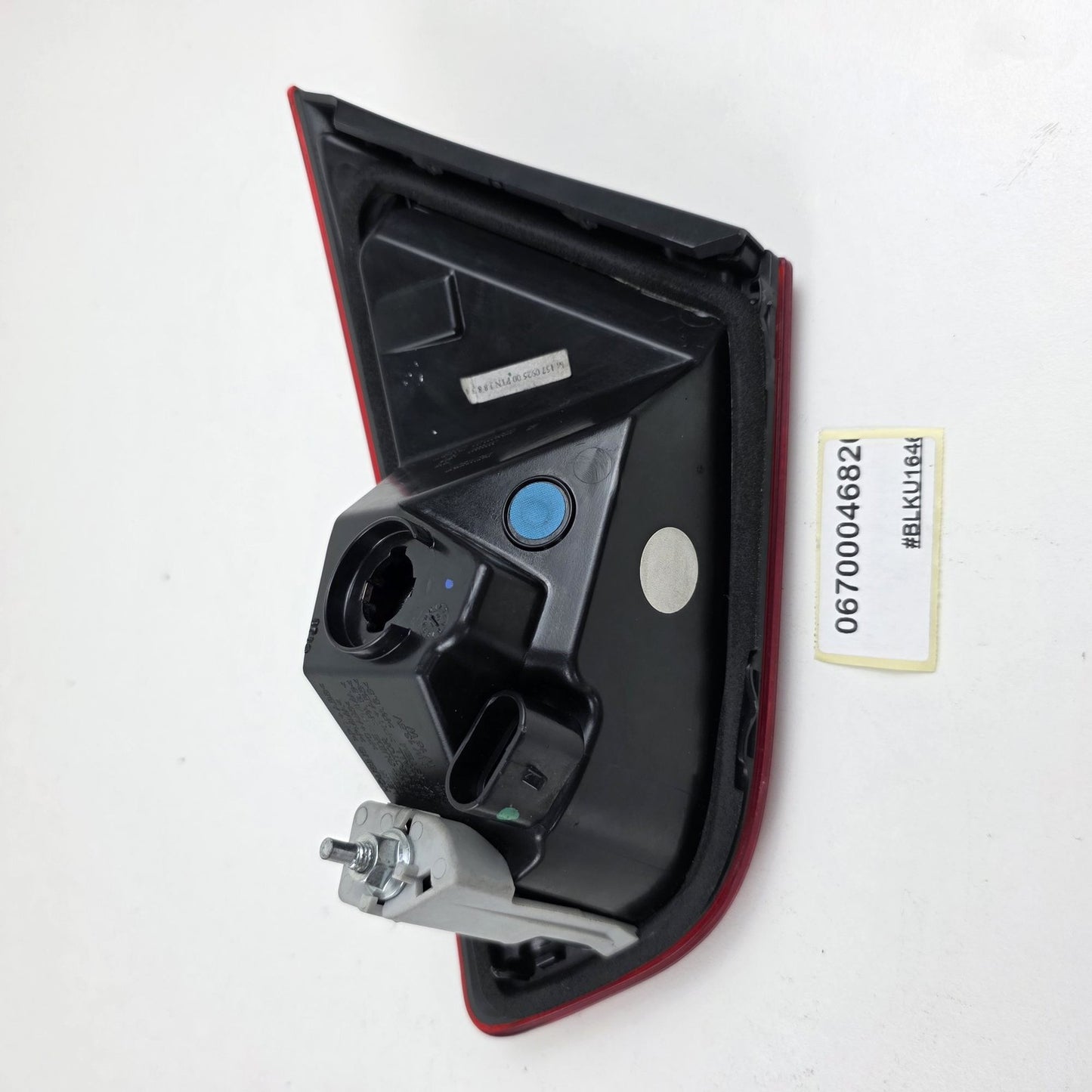 2014-2018 Maserati Ghibli REAR LEFT INNER TAILLIGHT 06700046820