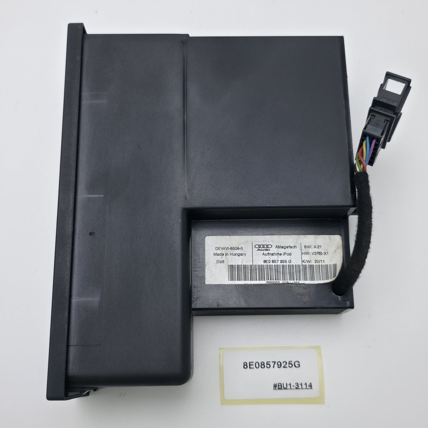 2005-2008 Audi A4 Glove Box Storage Bin / Ipod Dock 8E0857925G