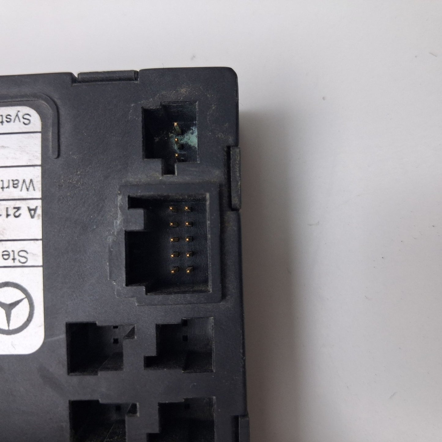 2002-2009 Mercedes-Benz E-Class Central Gateway Control Unit A2115403145