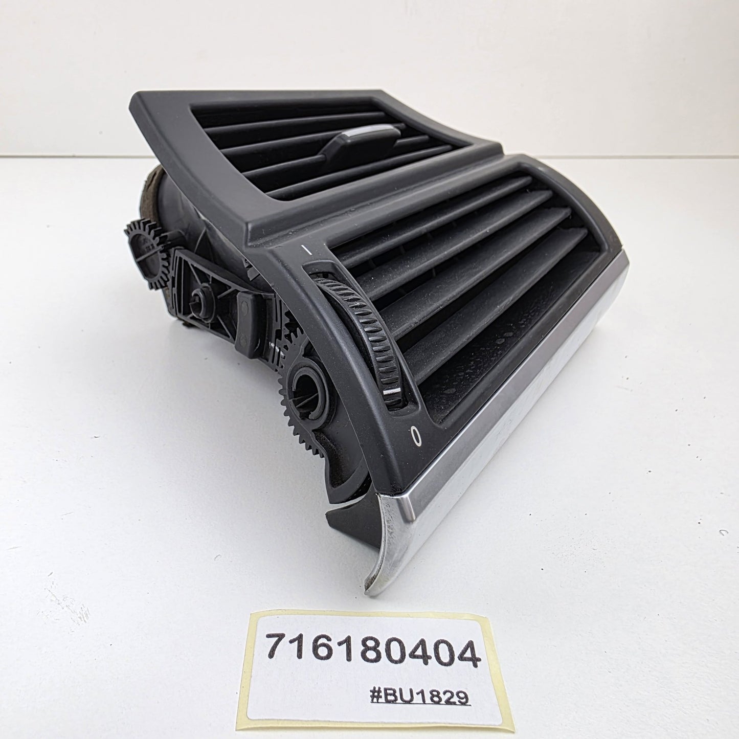 2006-2013 BMW X5 Fresh Air Nozzle Dash Air Vent Grille 716180404