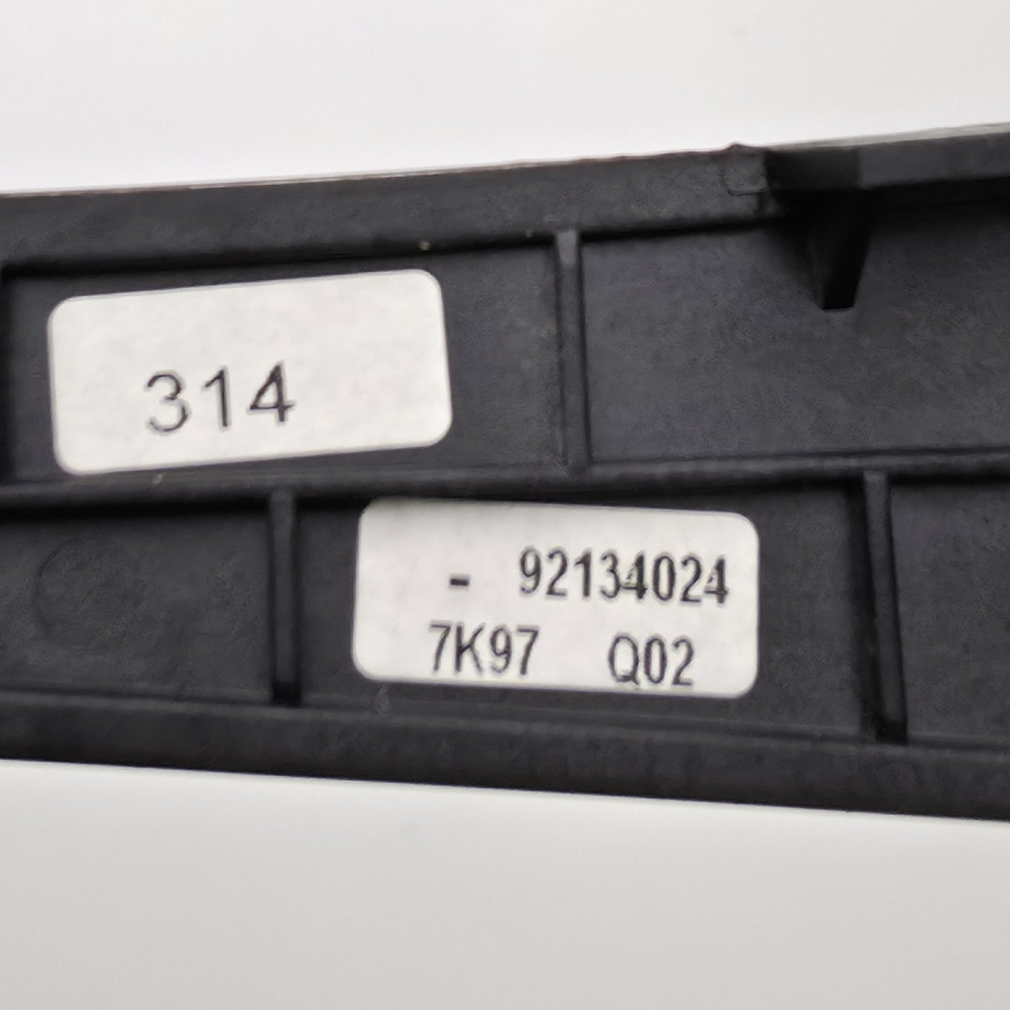 2007-2014 Mercedes-Benz W204 COVER GEARSHIFT MECHANISM A2046800190