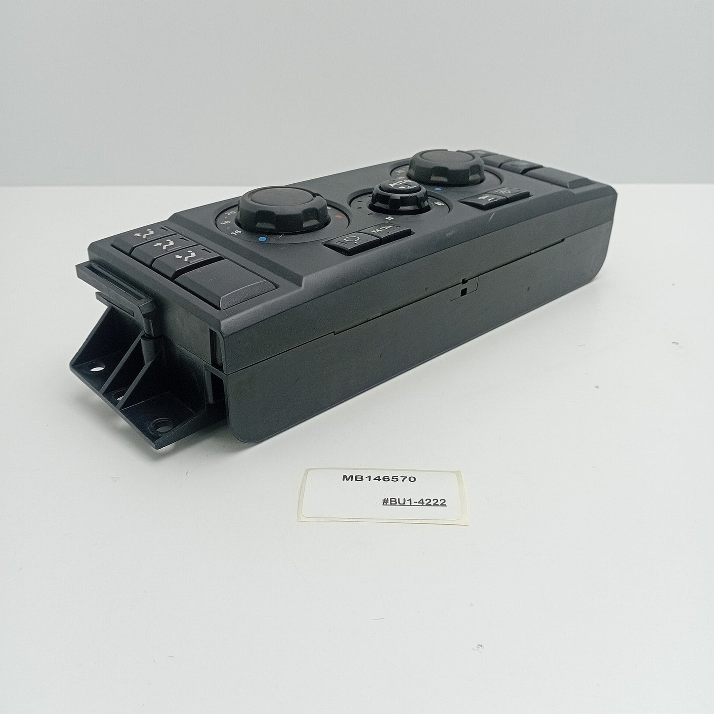 2005-2007 Land Rover LR3 Temperature Climate Control MB146570