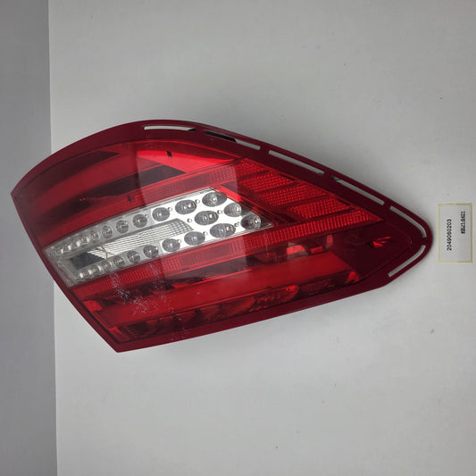 2007-2014 Mercedes-Benz C204 Tail Lamp Assembly 2049060203
