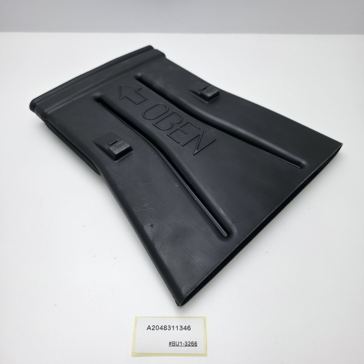 2009-2015 Mercedes-Benz W204 VENTILATION DUCT AIR REAR FOOTWELL A2048311346