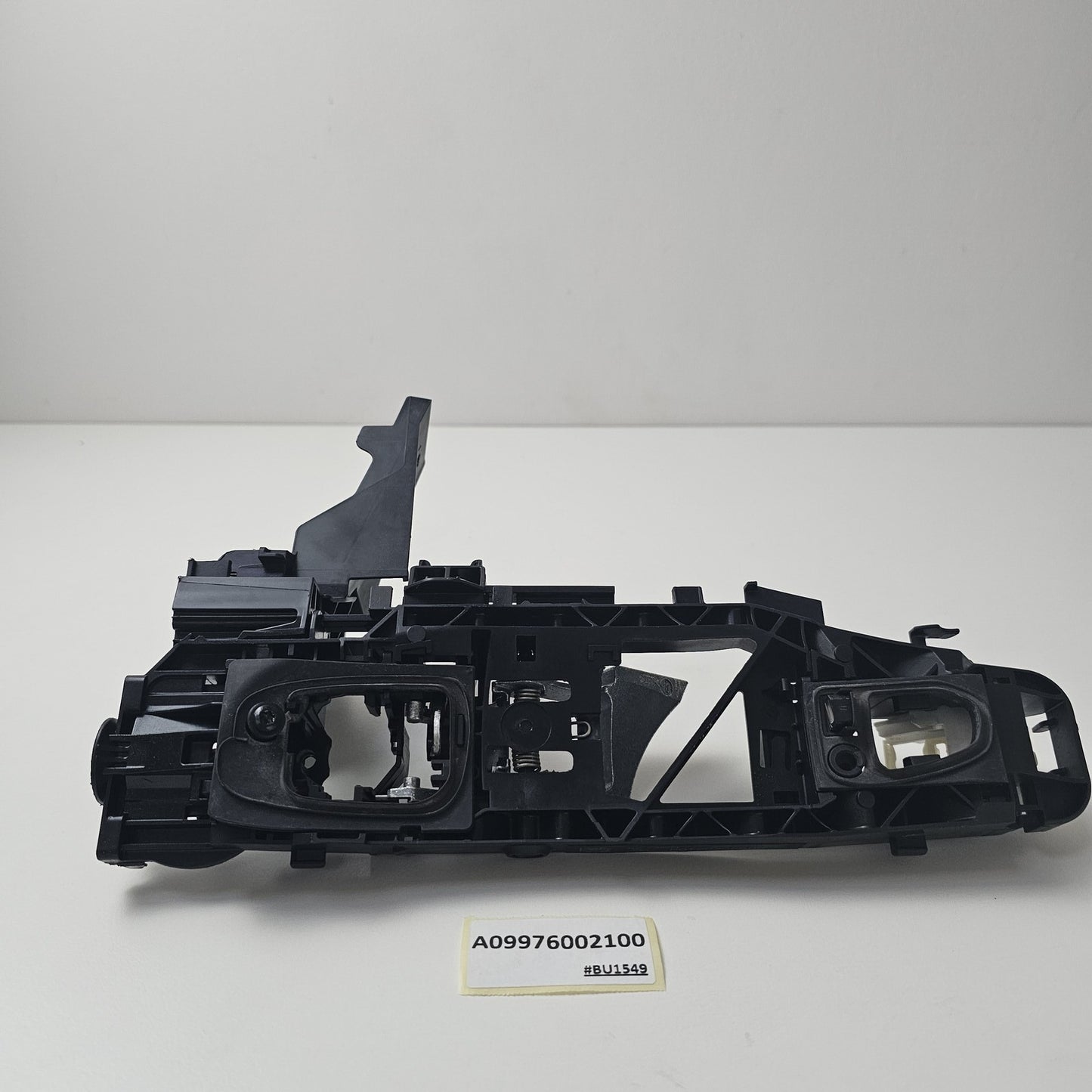 2015-2017 Mercedes-Benz GLC Door Handle Bracket Left A0997602100