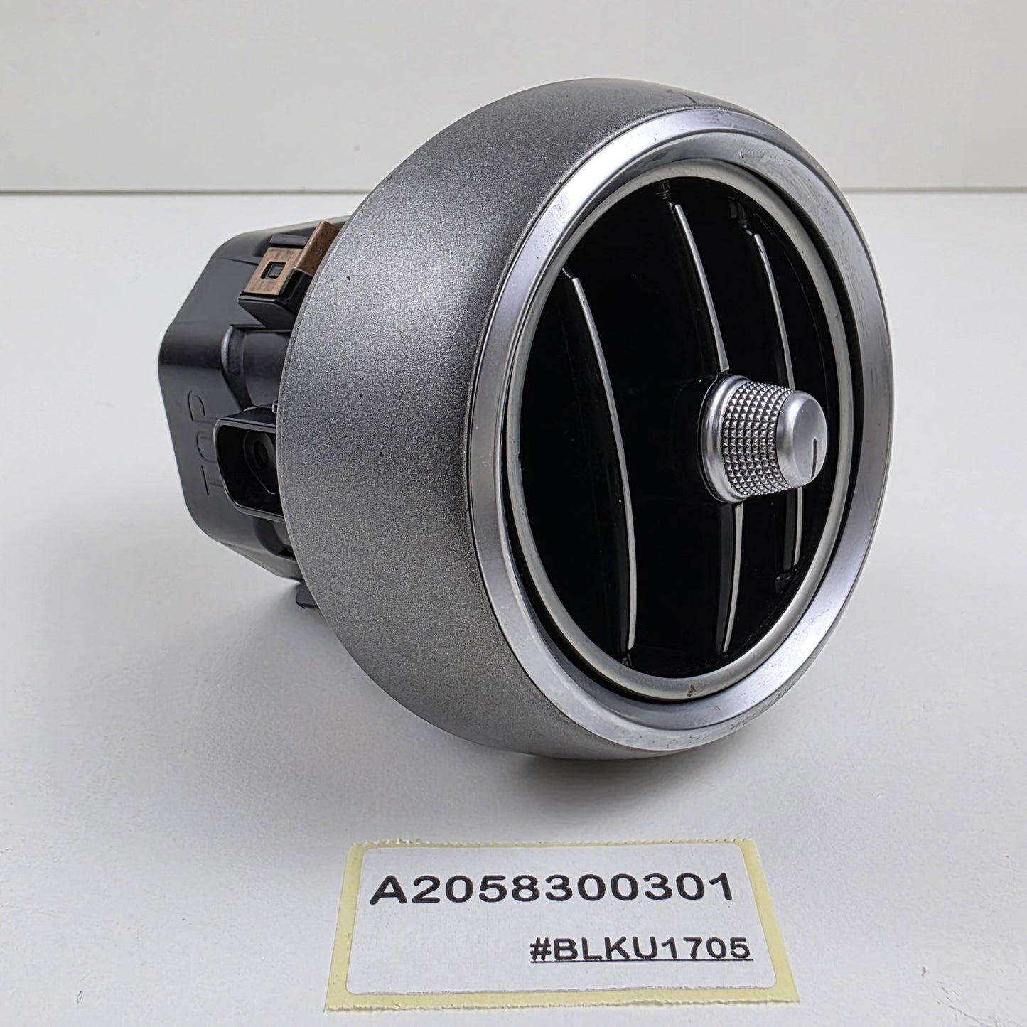 2015-2021 Mercedes-Benz C W205 Center Dashboard Air Vent A2058300301