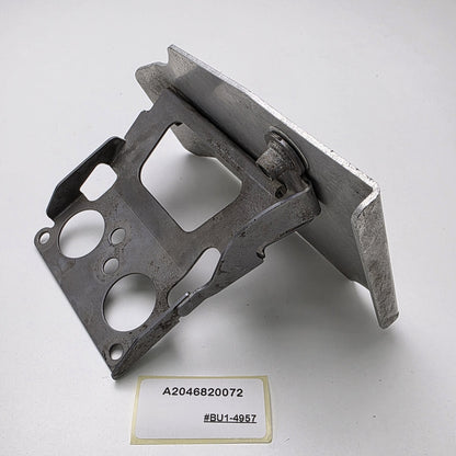2012 Mercedes-Benz C300 ABS Brake Pump Mount Bracket Holder Plate A2046820072