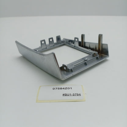 2004-2009 Land Rover Discovery III Vent Trim 07584Z01