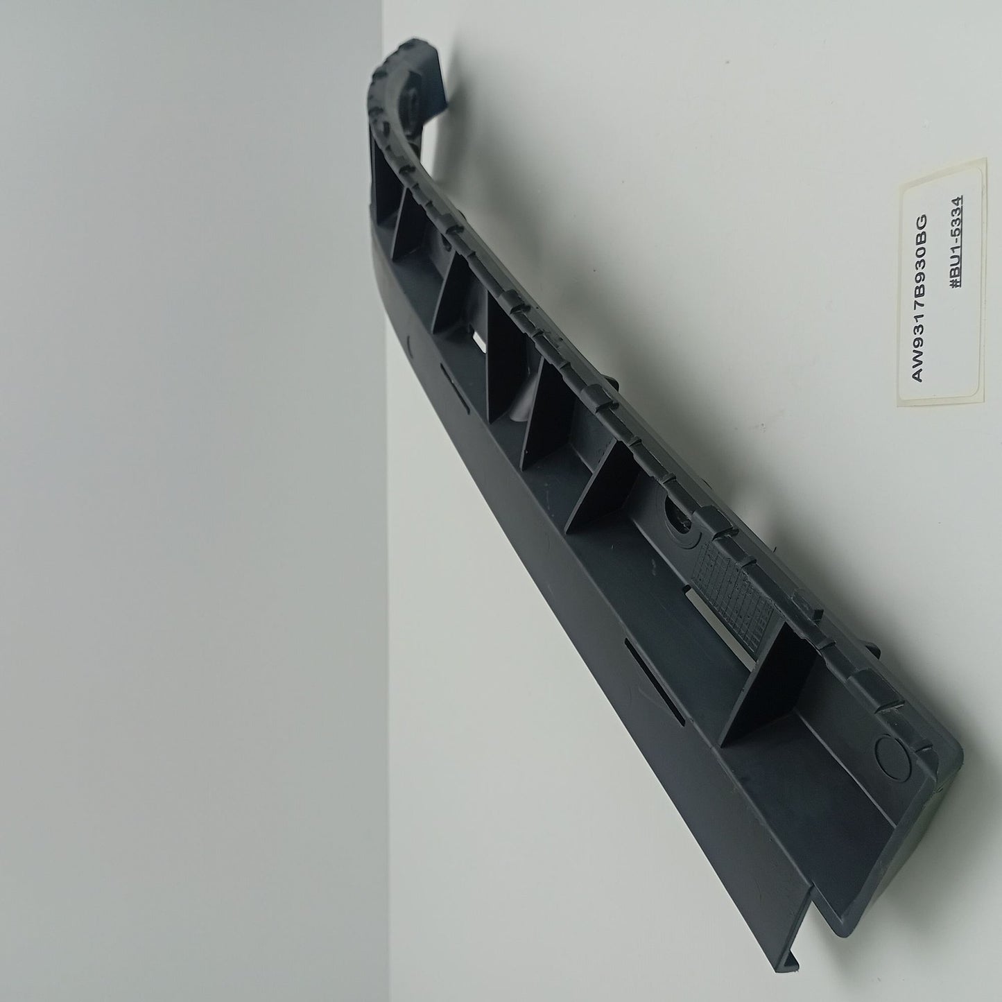 2010-2018 Jaguar XJ Rear Right Bumper Mounting Bracket AW9317B930BG