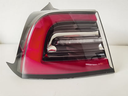 2023 Tesla Model Y Rear Tail Light 24529201
