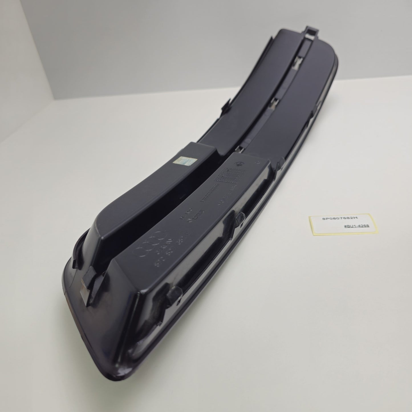 2008-2012 Audi A3 Air guide grille black-glossy 8P0807682H