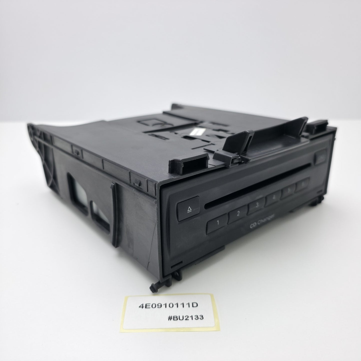 2005-2006 Audi A8 Quattro CD CHANGER 4E0910111D