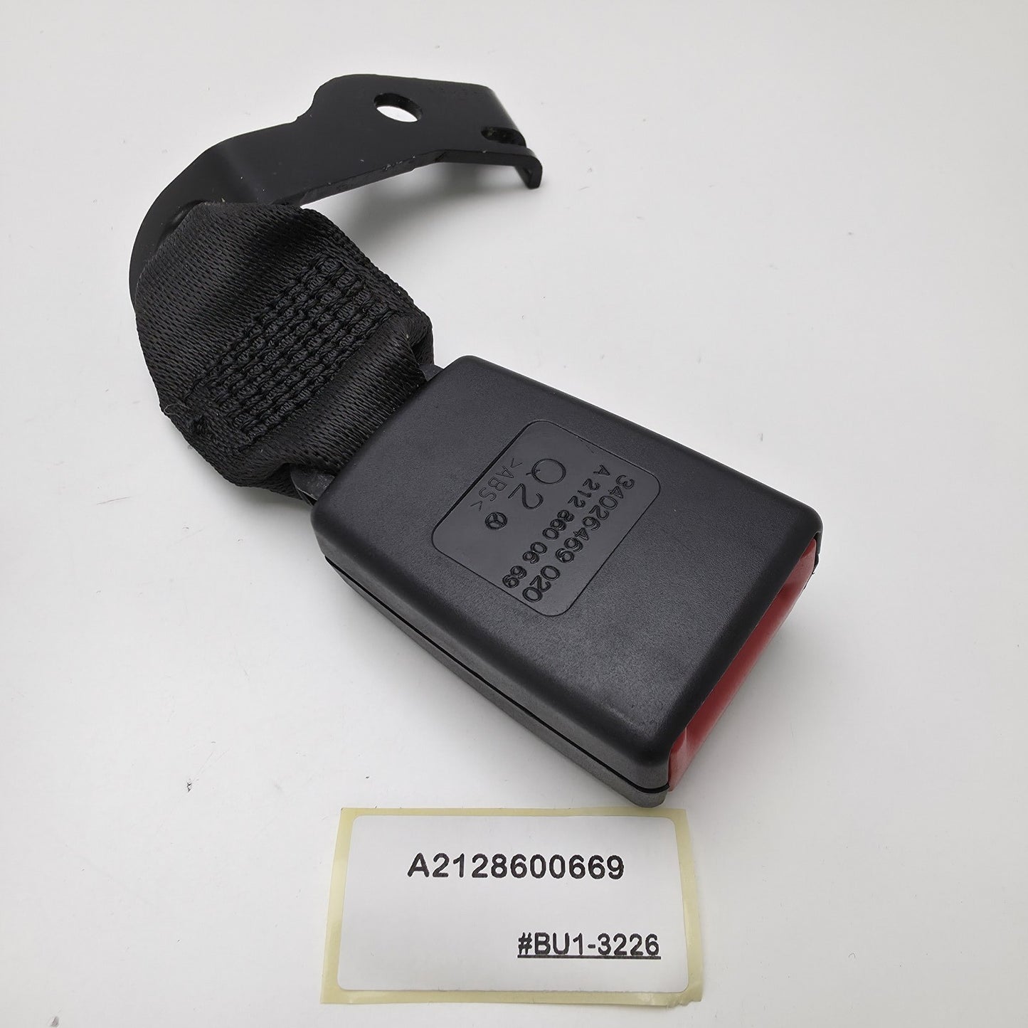 2010-2016 Mercedes-Benz E550 Seat Belt Buckle Right & Middle Rear A2128600669