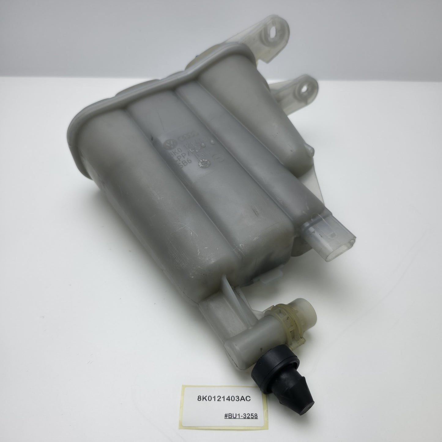 2013-2016 Audi Q5 Engine Coolant Reservoir 8K0121403AC