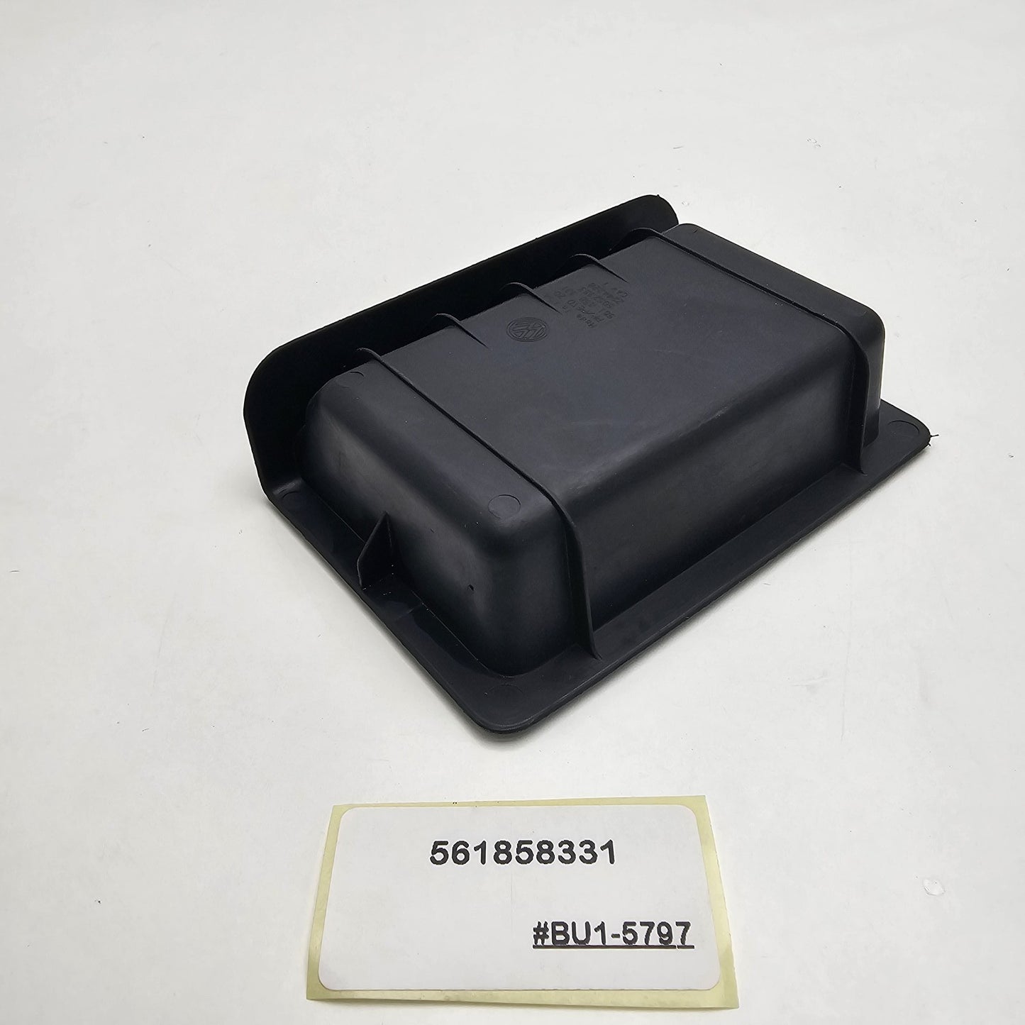 2012-2016 Volkswagen Passat Console Compartment 561858331