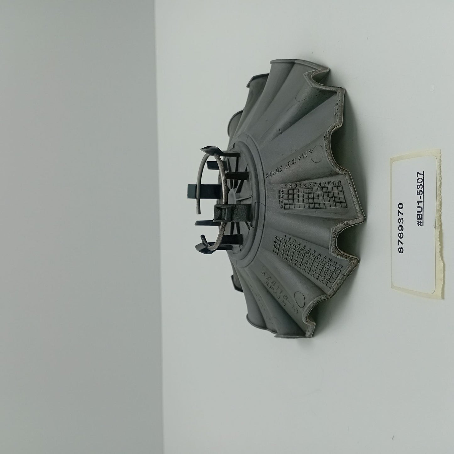 2008-2015 BMW 750i Hybrid Alloy Wheel Hub Center Cap 6769370
