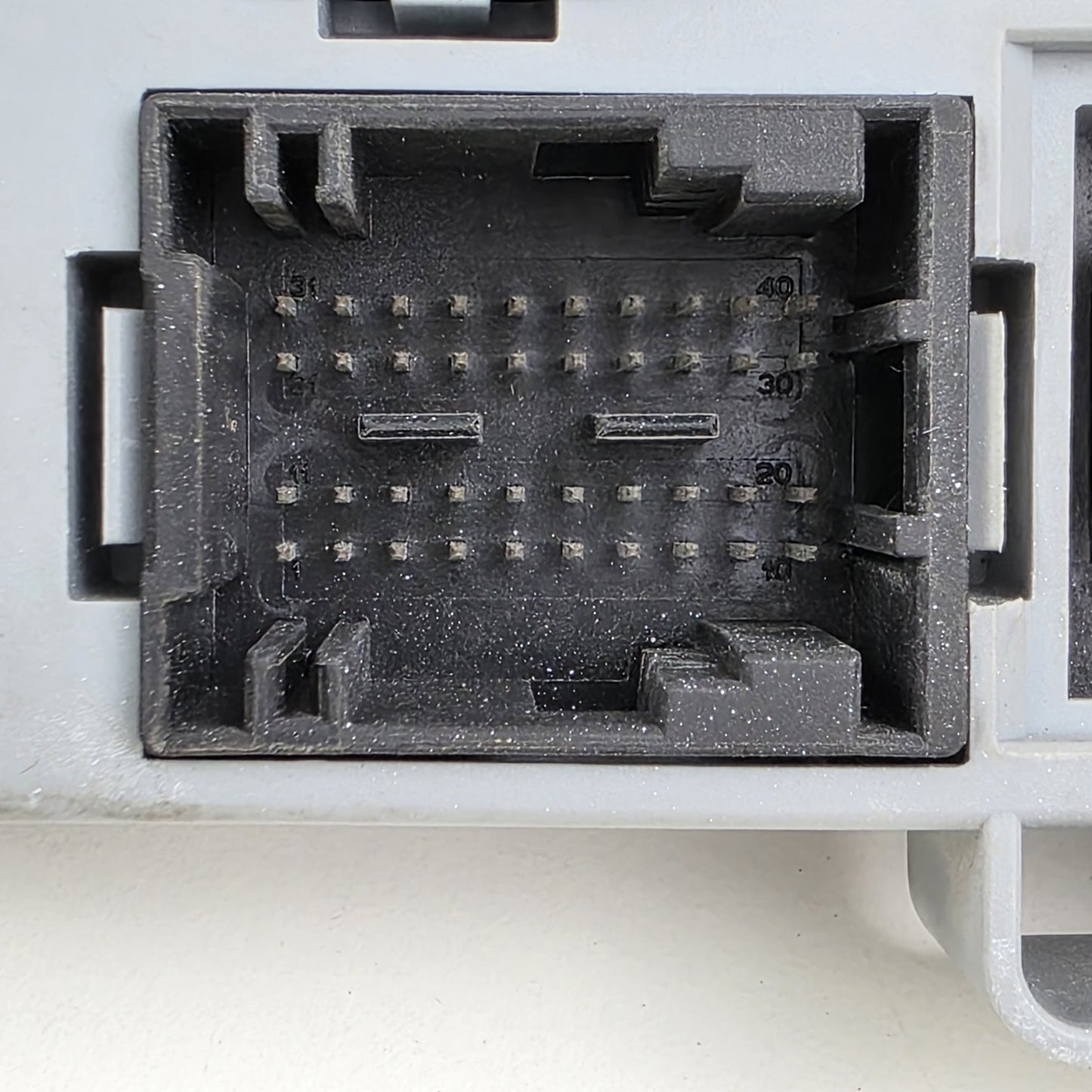 2003-2013 Fiat Lancia BODY CONTROL MODULE (BCM) 501861210039