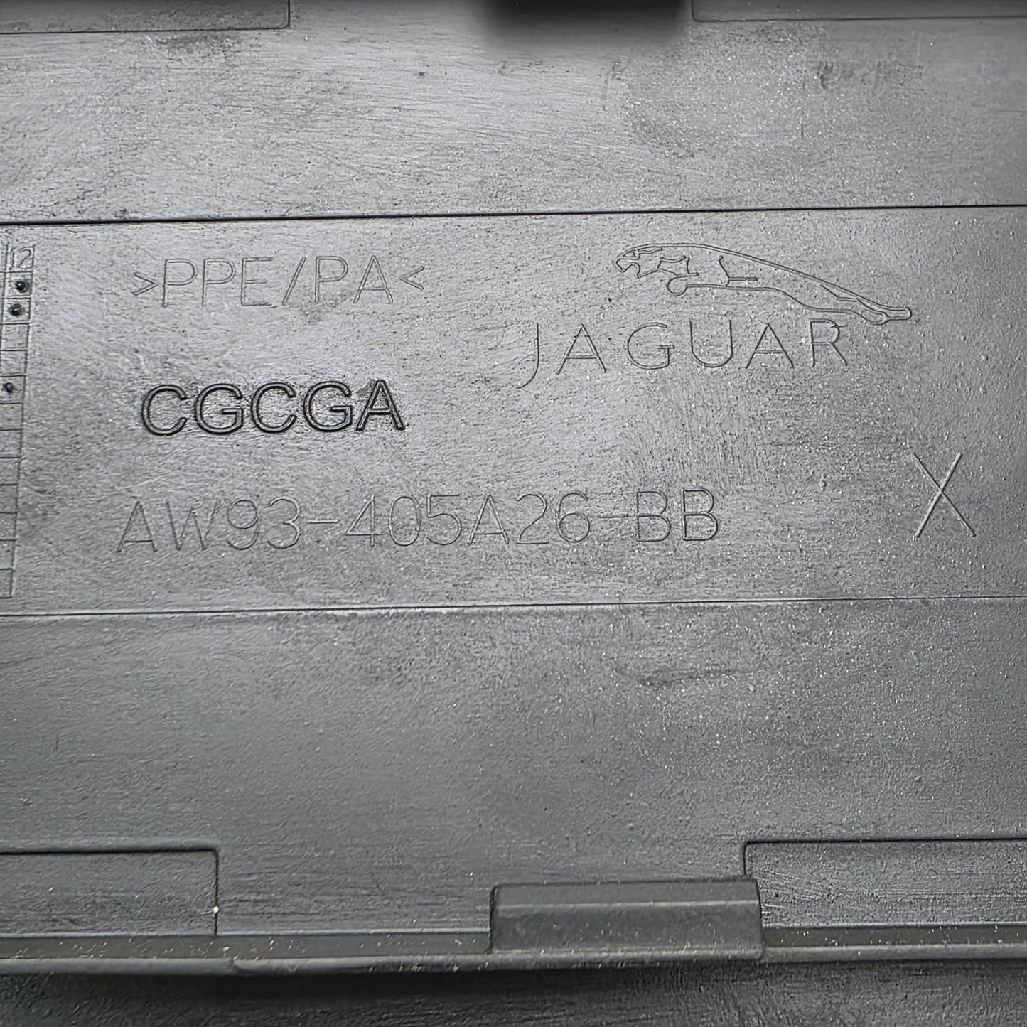 2010-2019 Jaguar XJ Fuel Tank Door Lid Flap Cover AW93405A26BB