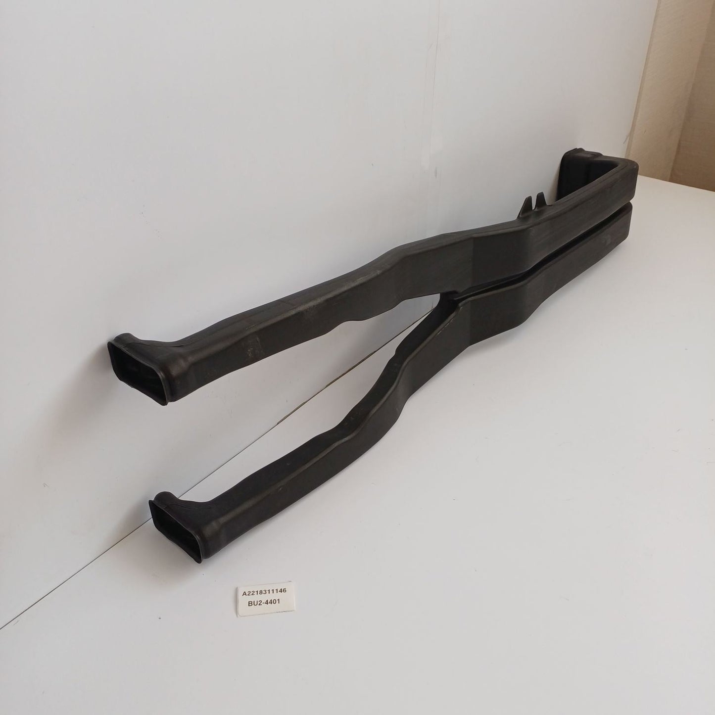 2005-2013 Mercedes-Benz S-Class Center Console Air Duct A2218311146