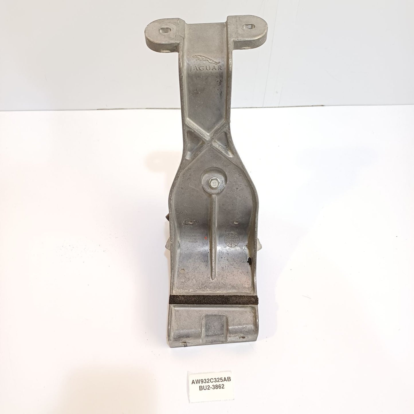 2010-2018 Jaguar XJL ABS Pump Mount Bracket AW932C325AB