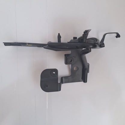 11-12 BENTLEY CONTINENTAL GT Rear Left Seat Belt Guide Bracket 3W8880303