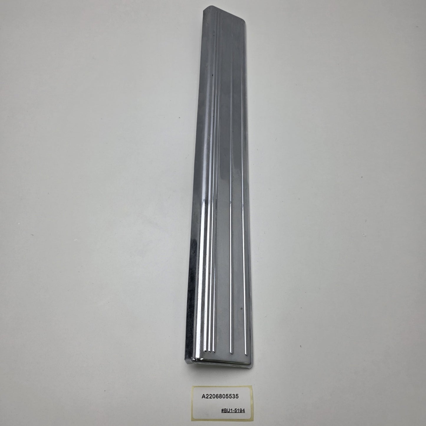 2000-2006 Mercedes-Benz S-Class Front Door Sill Trim Cover A2206805535