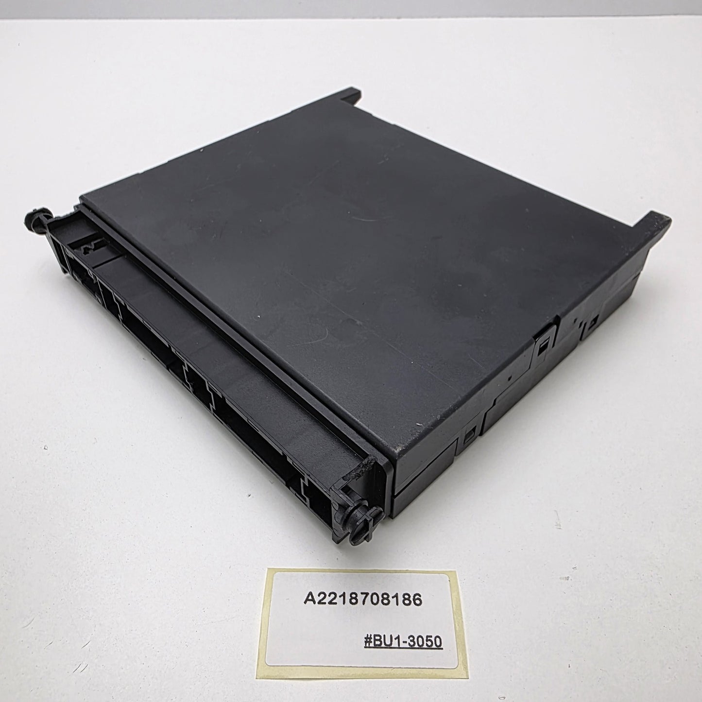 2005-2013 Mercedes-Benz S-Class Rear Seat Control ECU Module A2218708186