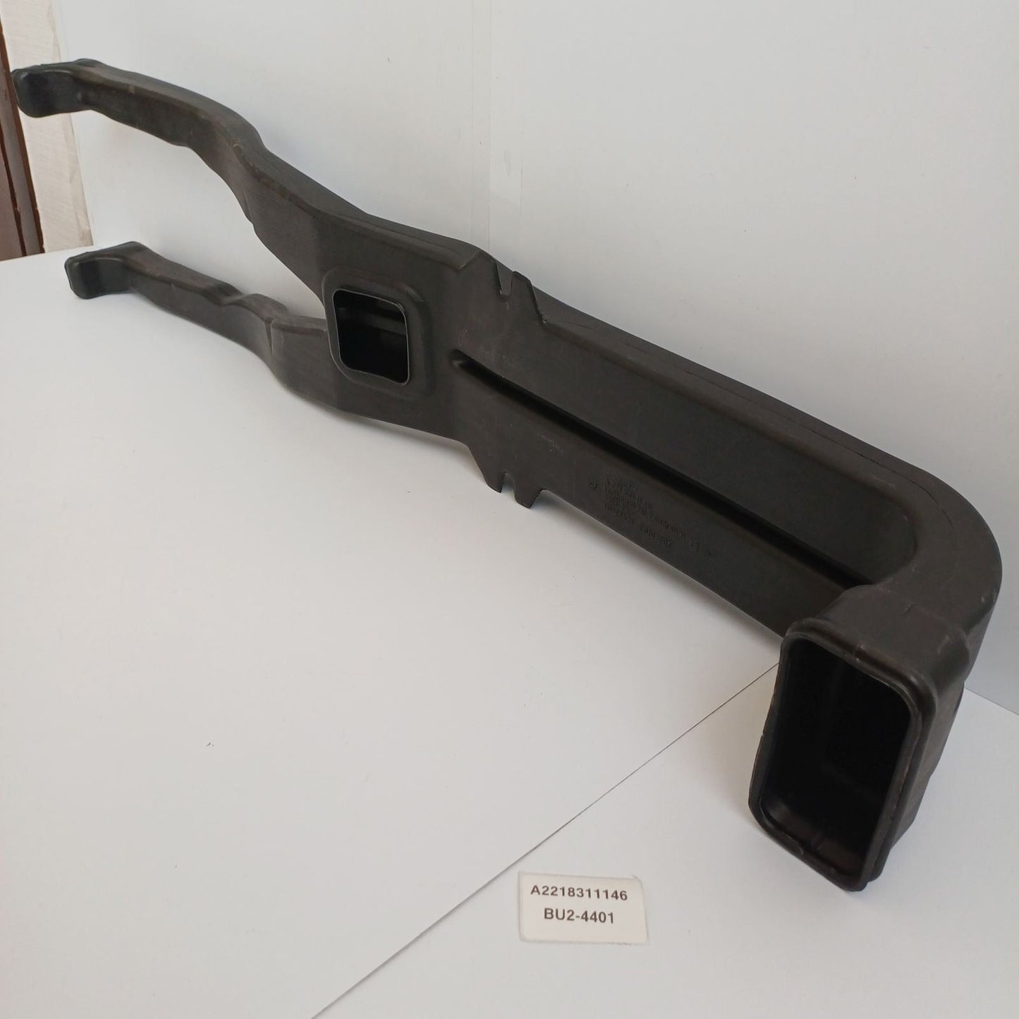 2005-2013 Mercedes-Benz S-Class Center Console Air Duct A2218311146