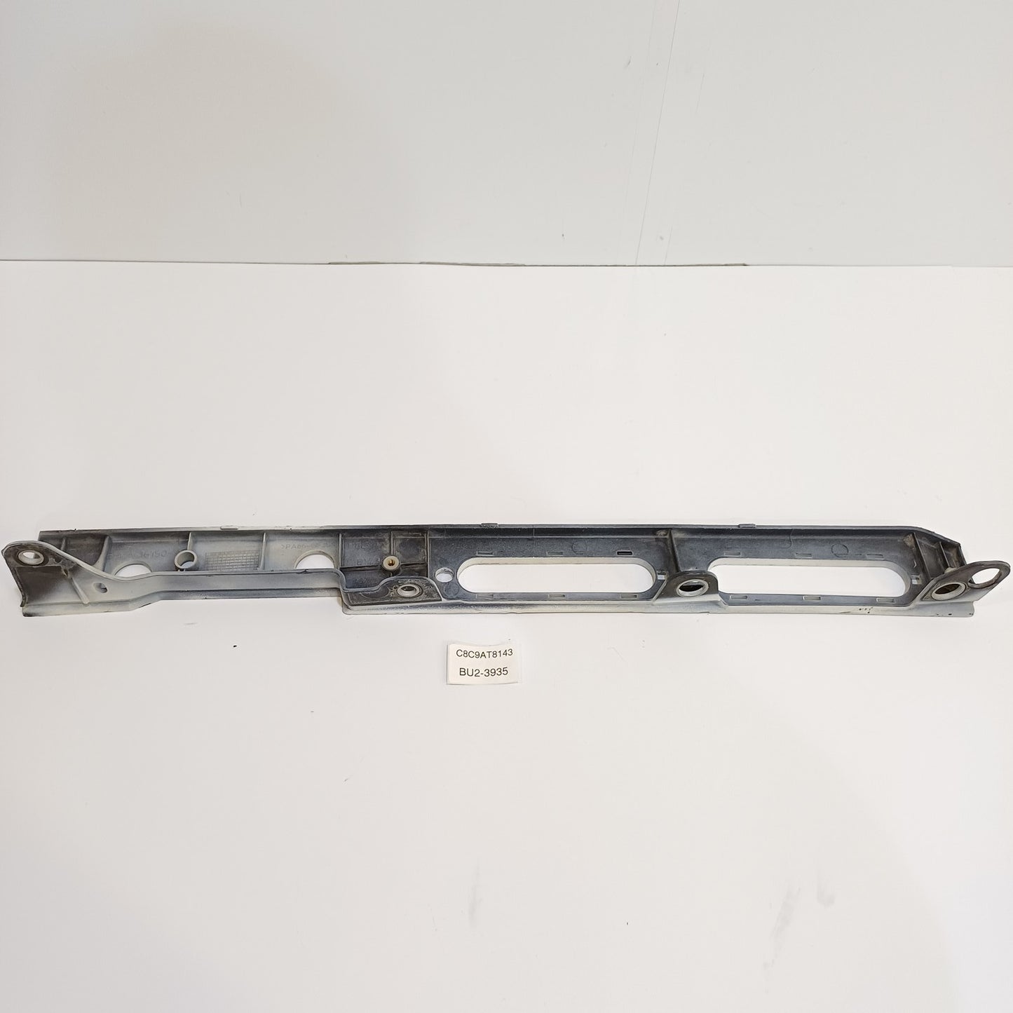 2012-2024 Land Rover Range Rover L405 Fender mounting bracket C8C9AT8143