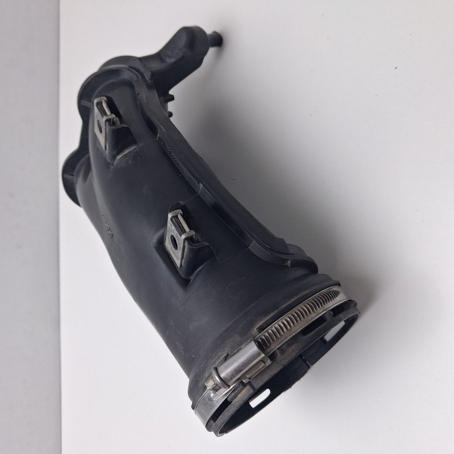 2007-2012 BMW X6 Filtered Air Pipe 13717582312