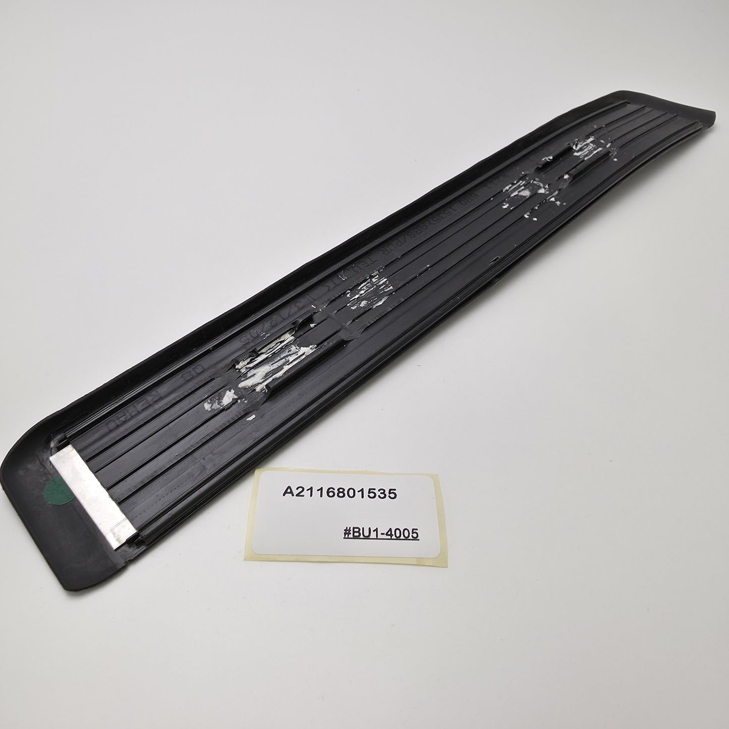 2002-2009 Mercedes-Benz E-Class Side Skirt Interior SideSkirt A2116801535