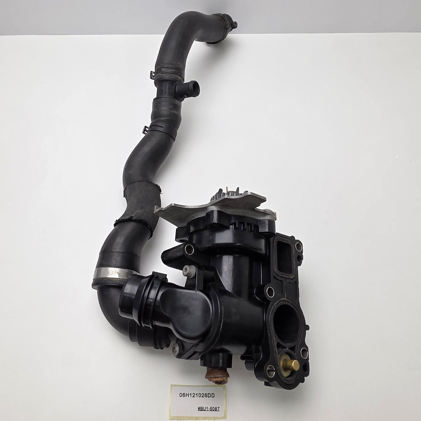 2008-2009 Volkswagen Golf Water Pump Assembly 06H121026DD