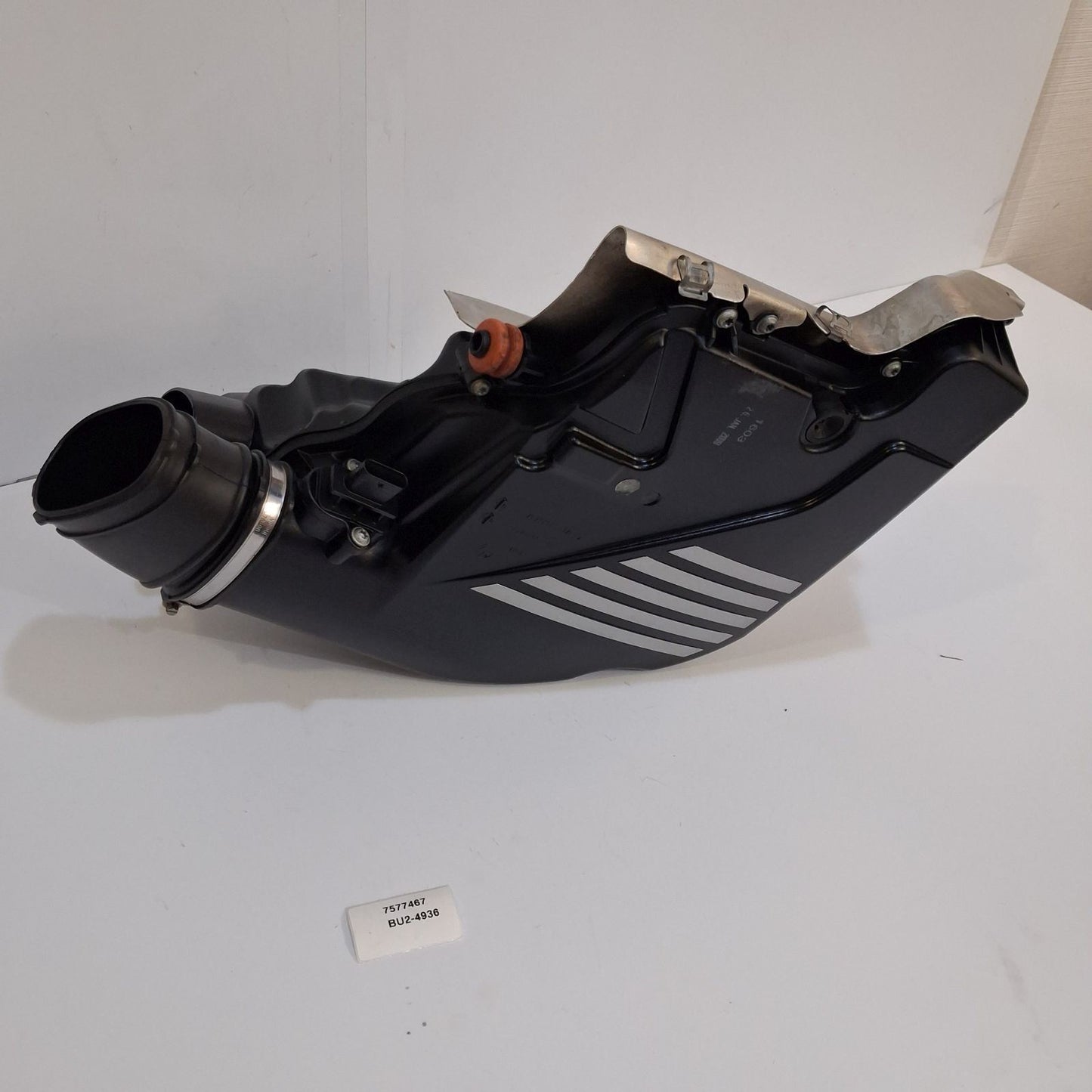 2012-2017 BMW F06 Left Engine Air Cleaner Filter Box 7577467