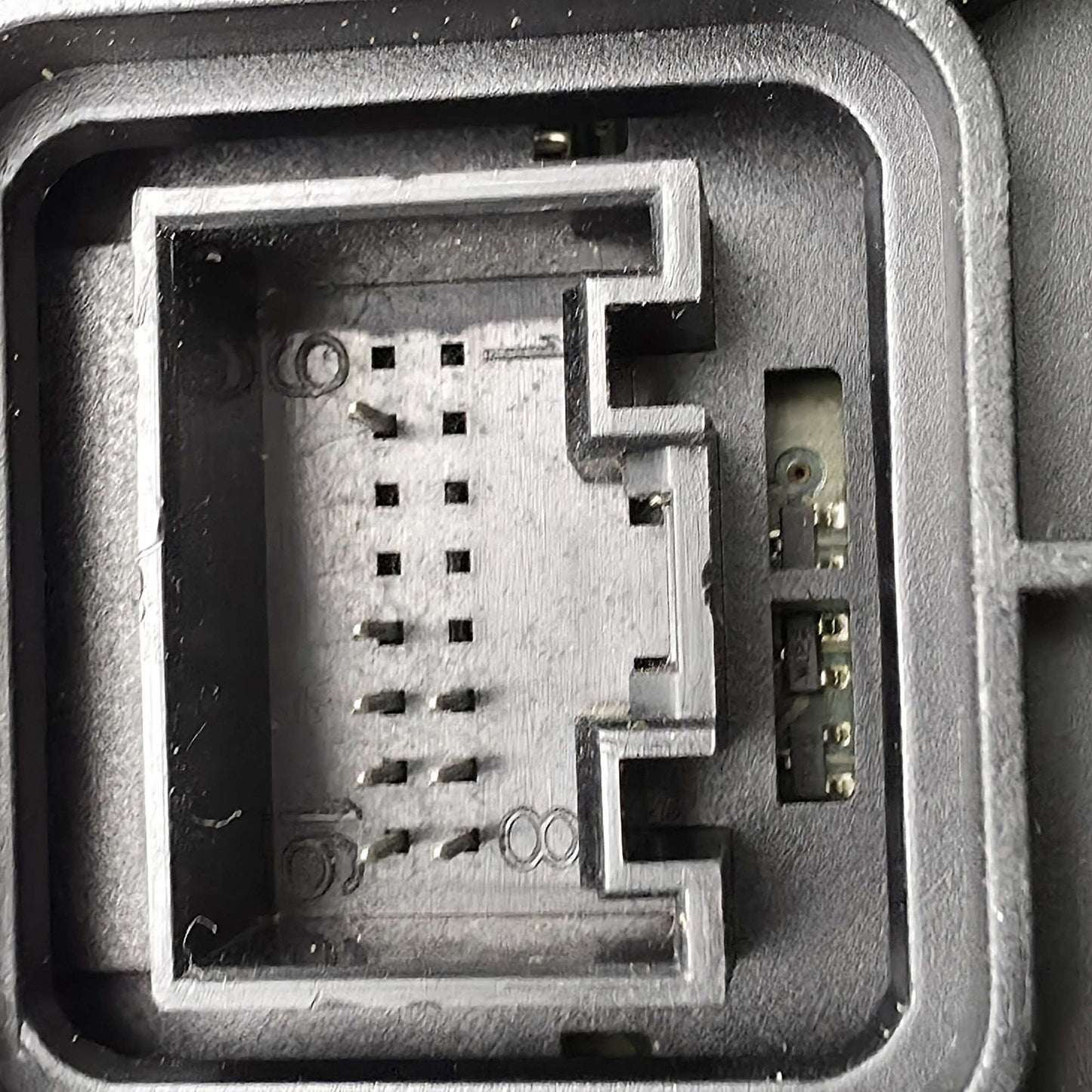 2010-2015 Audi Q7 Start Stop Engine Switch Button 4L0905217B