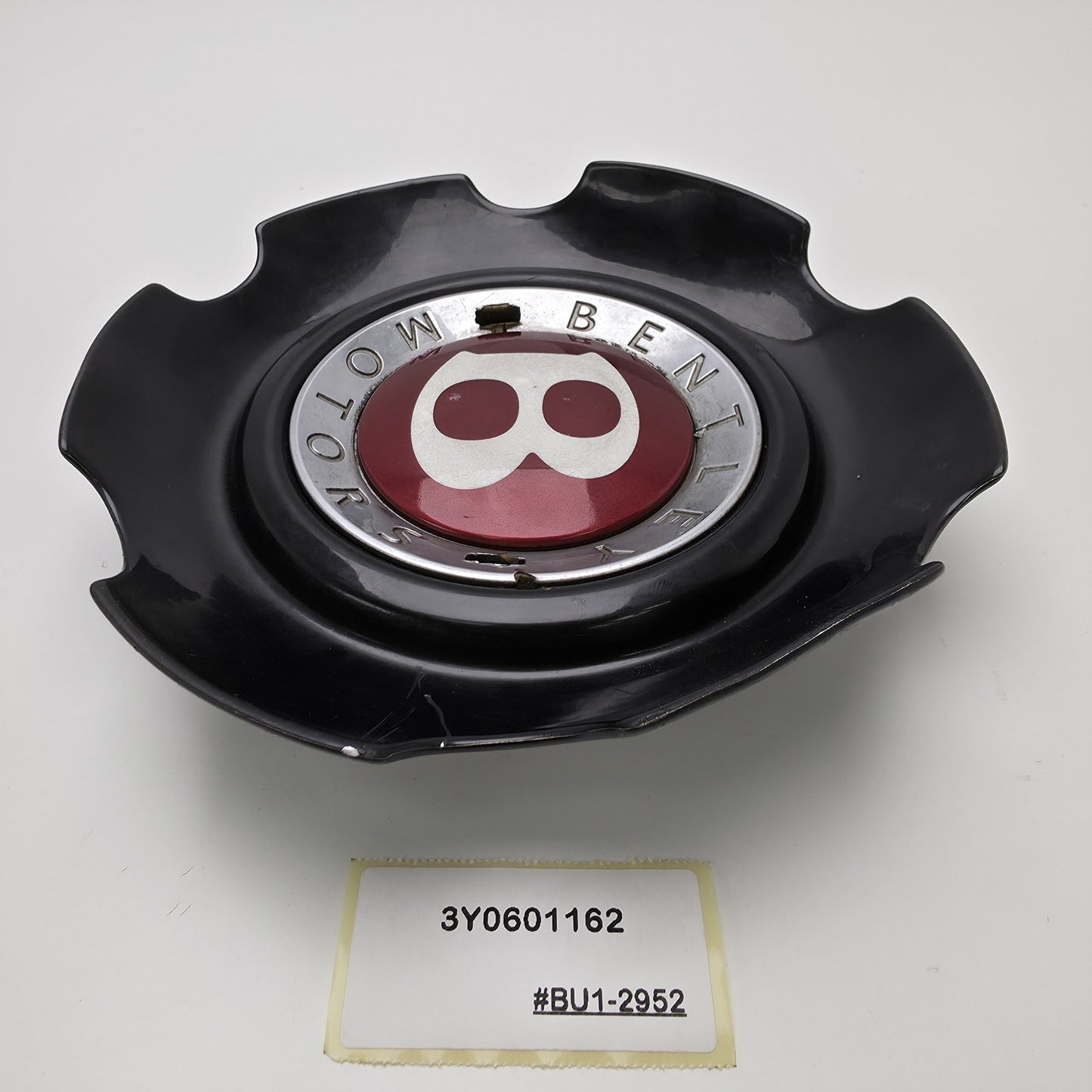 2019 Bentley Bentayga "B" WHEEL CENTER CAP 3Y0601162
