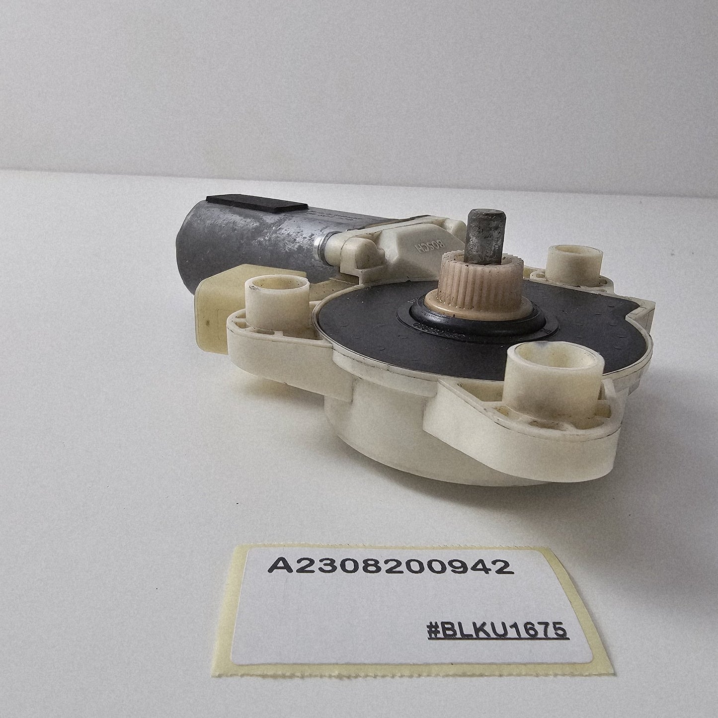 03-09 Mercedes W209 CLK Front Right Window Regulator Motor A2308200942