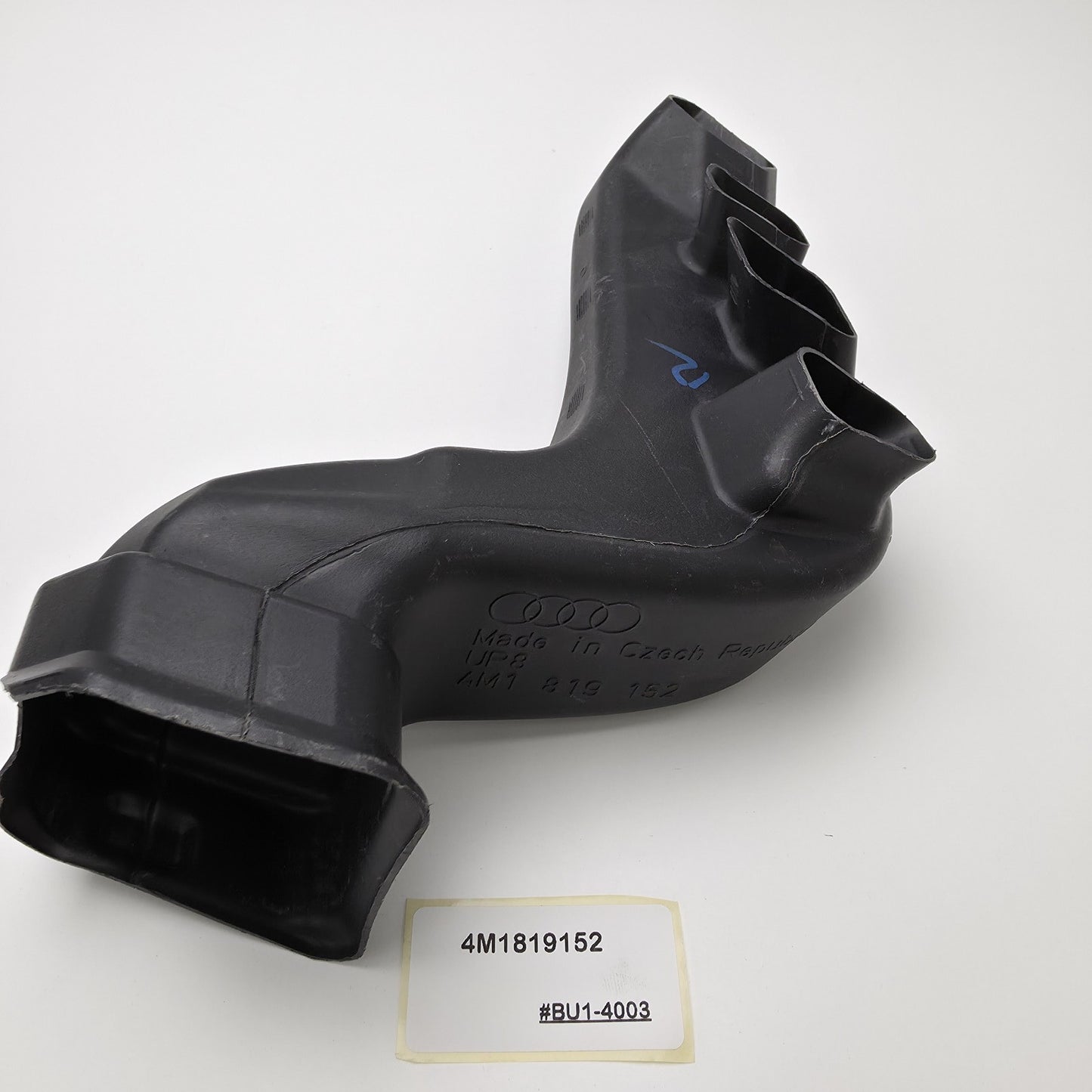 2017-2019 Bentley Bentayga Instrument Panel Air Duct Front Rear Lower 4M1819152