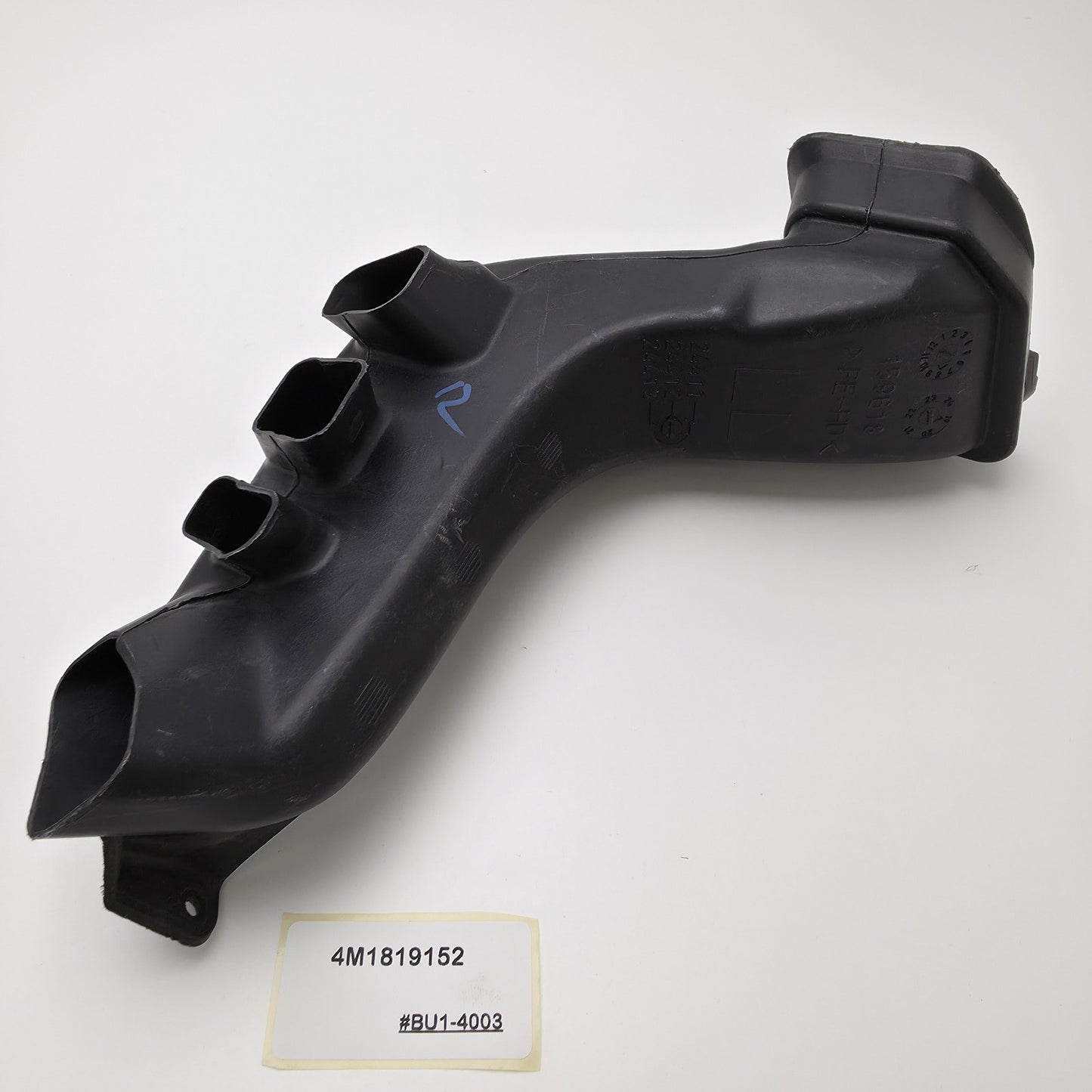 2017-2019 Bentley Bentayga Instrument Panel Air Duct Front Rear Lower 4M1819152