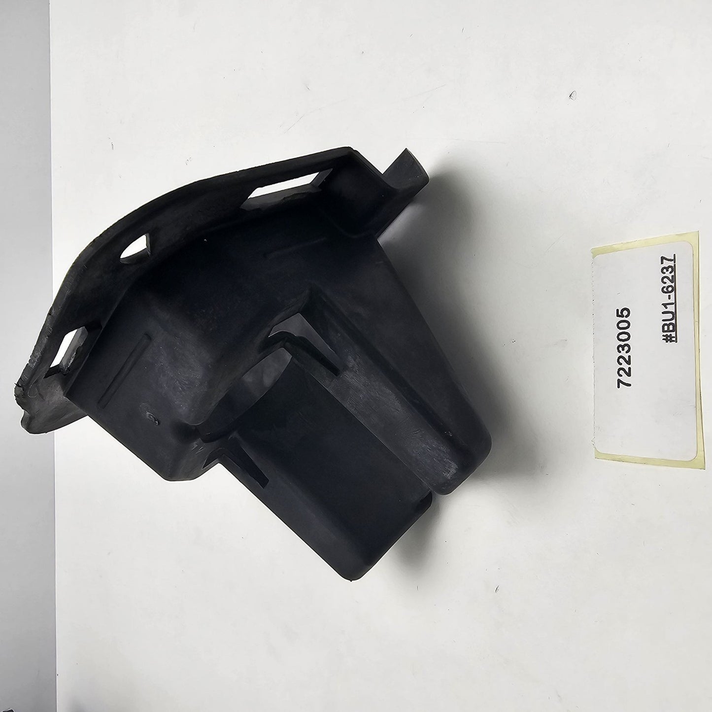 2009-2013 BMW X5 Headlight Washer Cover Cap Bracket 7223005
