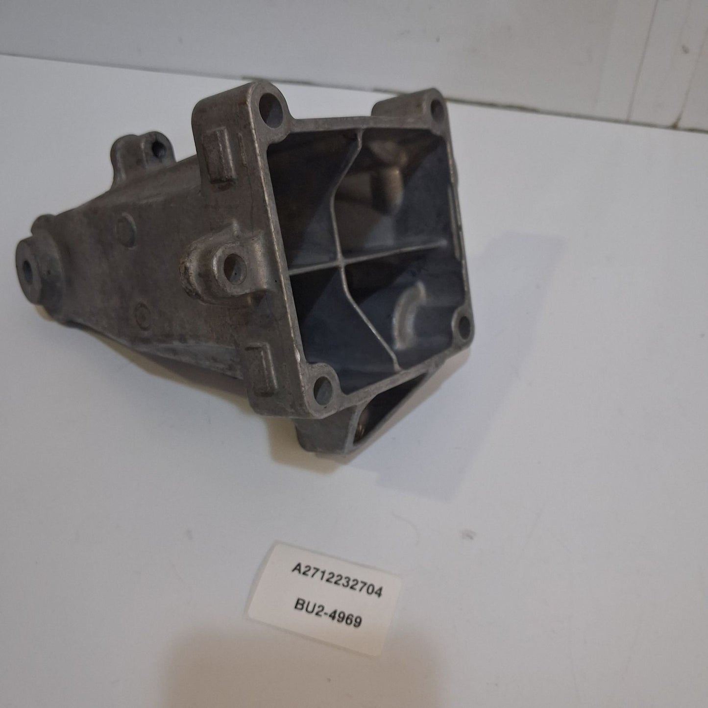 2010 Mercedes-Benz C Engine Mount Bracket Left A2712232704
