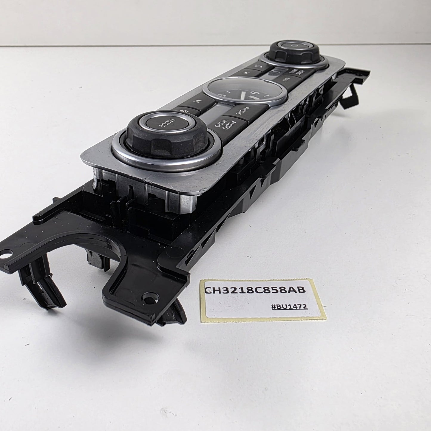 2005-2013 Range Rover Sport Control Panel Radio Navigation Clock CH3218C858AB